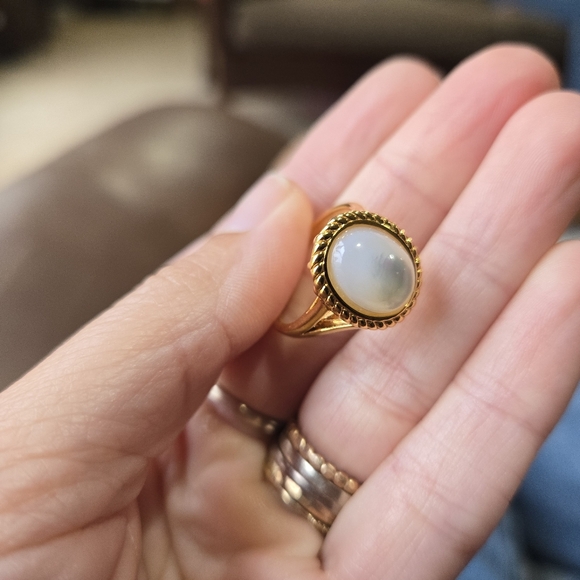 Linjer Vintage Mother of Pearl Ring Elisabeth Gold Size 7/8 - Picture 4 of 4